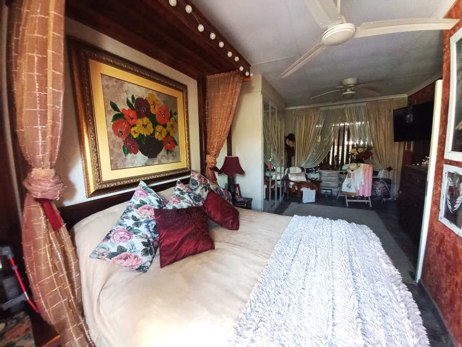 2 Bedroom Property for Sale in Safari Gardens North West